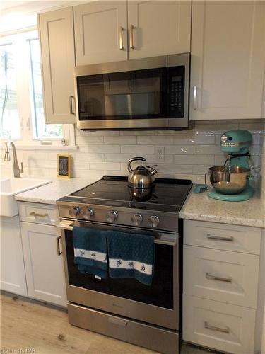 57 Edgar Street, Welland, ON - Indoor Photo Showing Kitchen