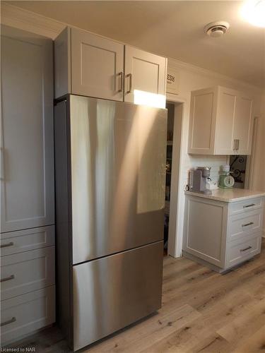 57 Edgar Street, Welland, ON - Indoor Photo Showing Kitchen