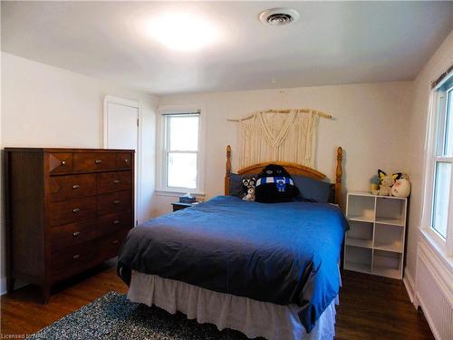 57 Edgar Street, Welland, ON - Indoor Photo Showing Bedroom