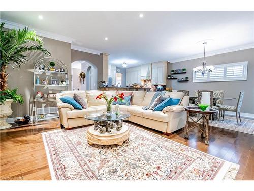 43 Cherry Ridge Boulevard Boulevard, Fenwick, ON - Indoor Photo Showing Living Room