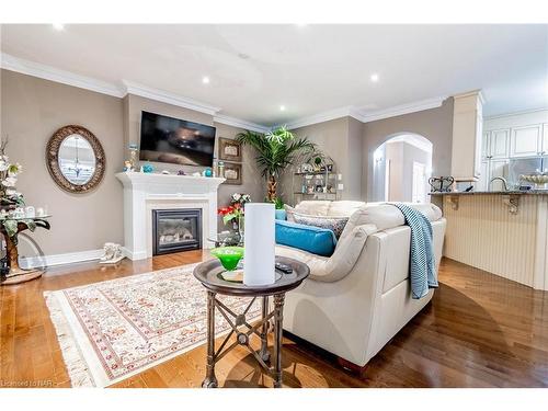 43 Cherry Ridge Boulevard Boulevard, Fenwick, ON - Indoor Photo Showing Living Room With Fireplace