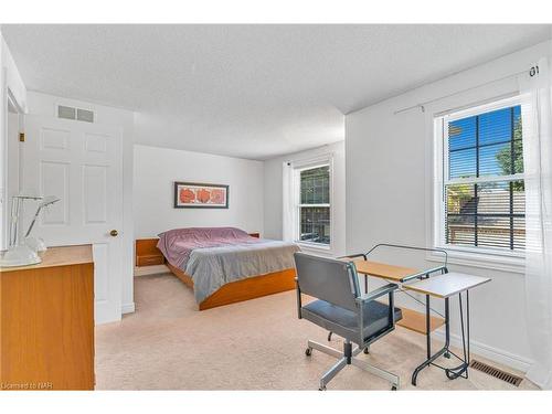 1-5 Carn Castle Gate, St. Catharines, ON - Indoor Photo Showing Bedroom