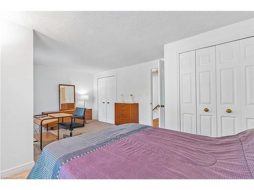 1-5 Carn Castle Gate, St. Catharines, ON - Indoor Photo Showing Bedroom