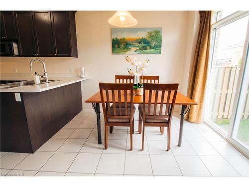 9 White Ash Road, Thorold, ON - Indoor Photo Showing Dining Room