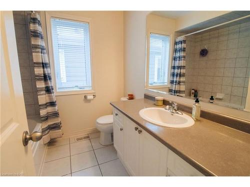 9 White Ash Road, Thorold, ON - Indoor Photo Showing Bathroom