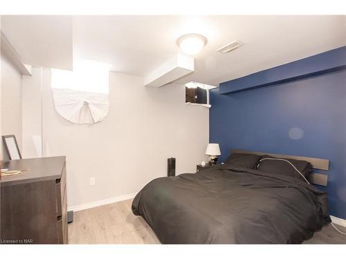 9 White Ash Road, Thorold, ON - Indoor Photo Showing Bedroom