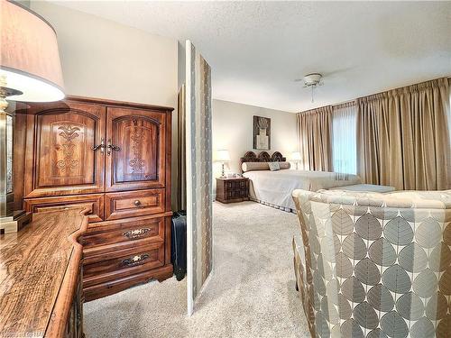 111 Lake Street, St. Catharines, ON - Indoor Photo Showing Bedroom