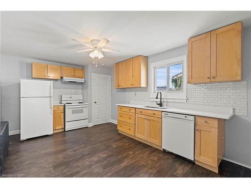 28 Division Street, St. Catharines, ON - Indoor Photo Showing Kitchen