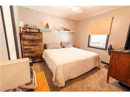 5 St Peter Street, St. Catharines, ON - Indoor Photo Showing Bedroom