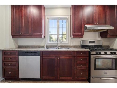 32 Mcnamara Street, Thorold, ON - Indoor Photo Showing Kitchen With Double Sink