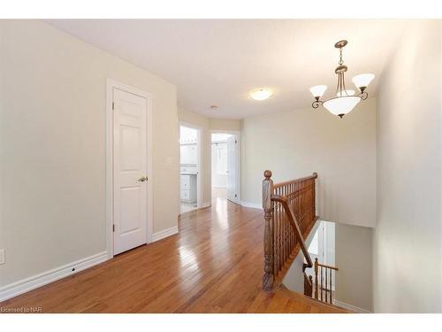 32 Mcnamara Street, Thorold, ON - Indoor Photo Showing Other Room