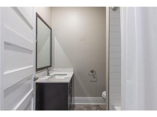 Main-238 West Main Street, Welland, ON - Indoor Photo Showing Bathroom