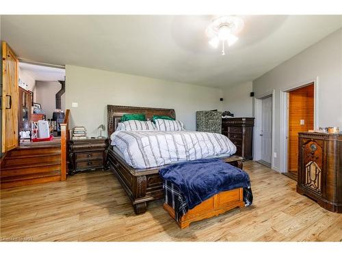 92 Warner Road, Niagara-On-The-Lake, ON - Indoor Photo Showing Bedroom