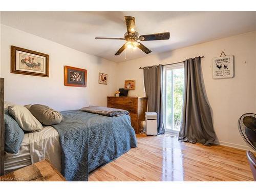 92 Warner Road, Niagara-On-The-Lake, ON - Indoor Photo Showing Bedroom