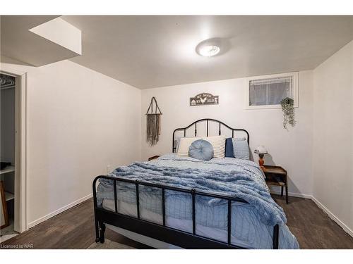 92 Warner Road, Niagara-On-The-Lake, ON - Indoor Photo Showing Bedroom