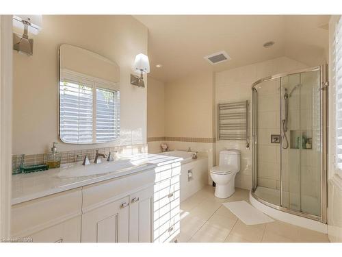 328 Niagara Boulevard, Niagara-On-The-Lake, ON - Indoor Photo Showing Bathroom