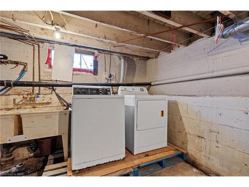 90 First Street, Welland, ON - Indoor Photo Showing Laundry Room