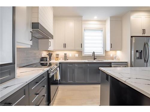 3709 Ryan Avenue, Fort Erie, ON - Indoor Photo Showing Kitchen With Stainless Steel Kitchen With Double Sink With Upgraded Kitchen