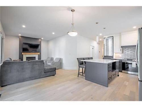 3709 Ryan Avenue, Fort Erie, ON - Indoor Photo Showing Kitchen With Stainless Steel Kitchen With Upgraded Kitchen