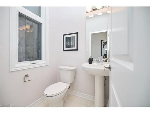 3245 Dominion Road, Ridgeway, ON - Indoor Photo Showing Bathroom