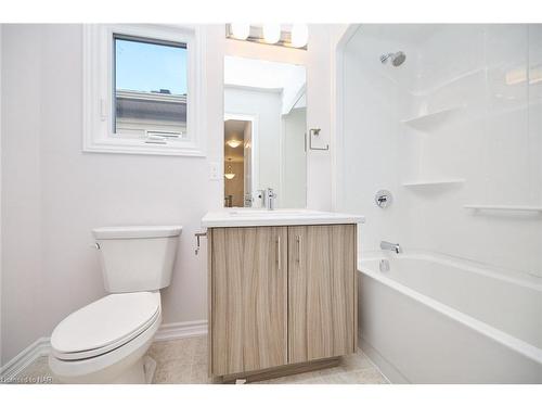 3245 Dominion Road, Ridgeway, ON - Indoor Photo Showing Bathroom