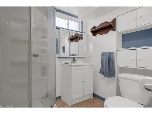 508 A Niagara Street, St. Catharines, ON - Indoor Photo Showing Bathroom