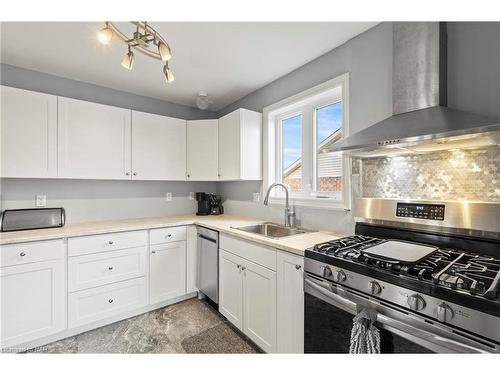 24-122 Bunting Road, St. Catharines, ON - Indoor Photo Showing Kitchen