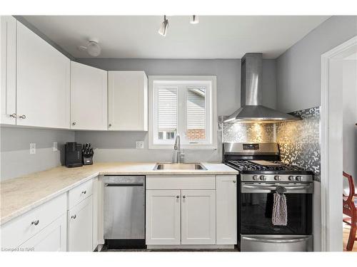 24-122 Bunting Road, St. Catharines, ON - Indoor Photo Showing Kitchen