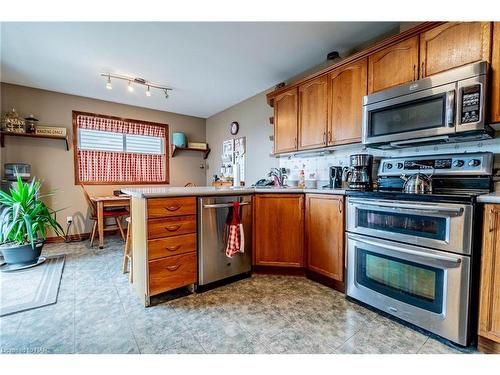 19 Windle Village Crescent, Thorold, ON - Indoor Photo Showing Kitchen