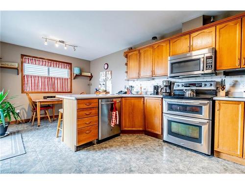 19 Windle Village Crescent, Thorold, ON - Indoor Photo Showing Kitchen