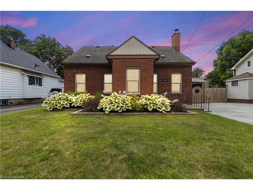 6386 Crawford Street, Niagara Falls, ON - Outdoor