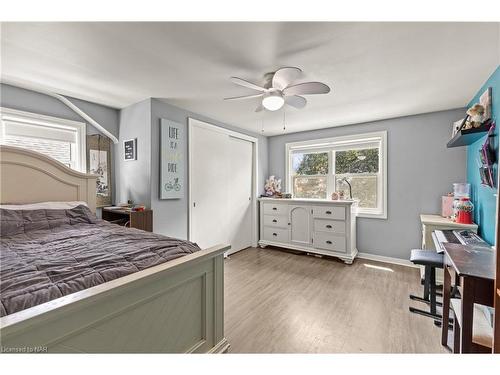 6386 Crawford Street, Niagara Falls, ON - Indoor Photo Showing Bedroom