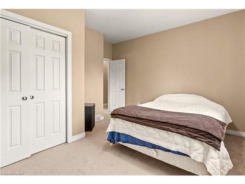 2170 Houck Crescent, Fort Erie, ON - Indoor Photo Showing Bedroom