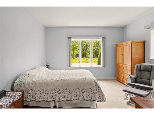 2170 Houck Crescent, Fort Erie, ON - Indoor Photo Showing Bedroom