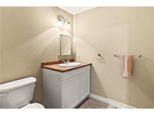 2170 Houck Crescent, Fort Erie, ON - Indoor Photo Showing Bathroom