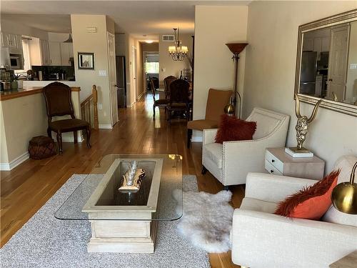 164 Dalhousie Avenue, St. Catharines, ON - Indoor Photo Showing Living Room