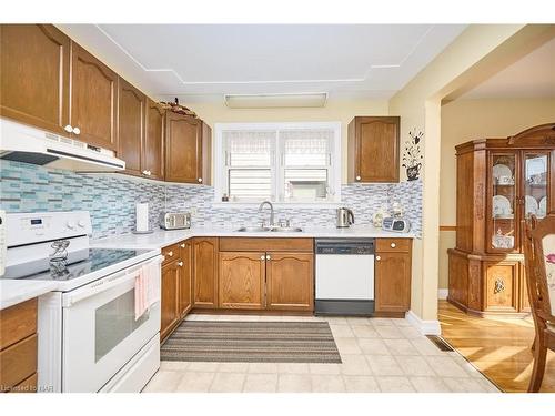 87 Southworth Street, Welland, ON - Indoor Photo Showing Kitchen