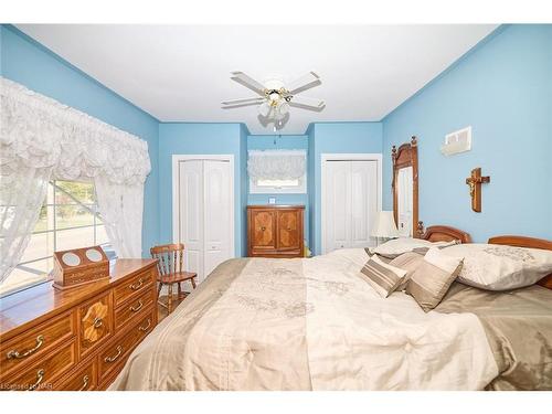 87 Southworth Street, Welland, ON - Indoor Photo Showing Bedroom