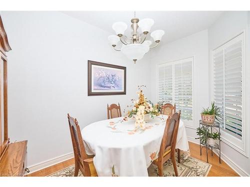 10-8142 Costabile Drive, Niagara Falls, ON - Indoor Photo Showing Dining Room