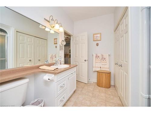 10-8142 Costabile Drive, Niagara Falls, ON - Indoor Photo Showing Bathroom