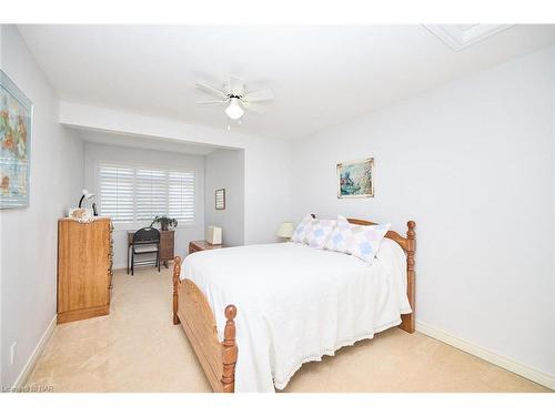 10-8142 Costabile Drive, Niagara Falls, ON - Indoor Photo Showing Bedroom