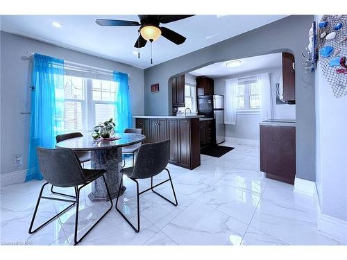 15 Oakridge Crescent, Port Colborne, ON - Indoor Photo Showing Dining Room