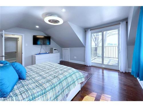 15 Oakridge Crescent, Port Colborne, ON - Indoor Photo Showing Bedroom