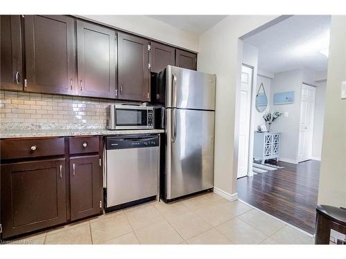 320-72 Main Street E, Port Colborne, ON - Indoor Photo Showing Kitchen