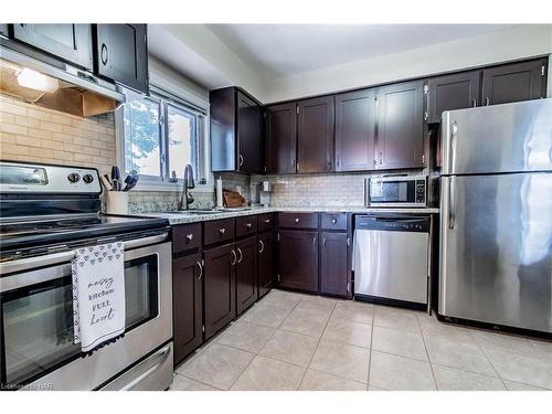 320-72 Main Street E, Port Colborne, ON - Indoor Photo Showing Kitchen