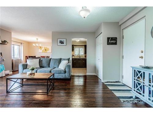 320-72 Main Street E, Port Colborne, ON - Indoor Photo Showing Living Room