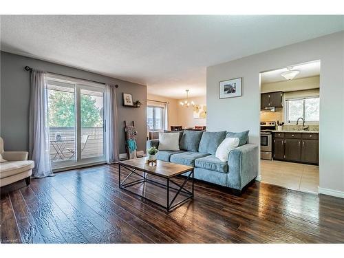 320-72 Main Street E, Port Colborne, ON - Indoor Photo Showing Living Room