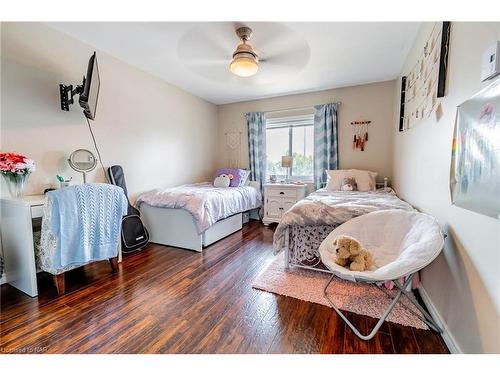 320-72 Main Street E, Port Colborne, ON - Indoor Photo Showing Bedroom