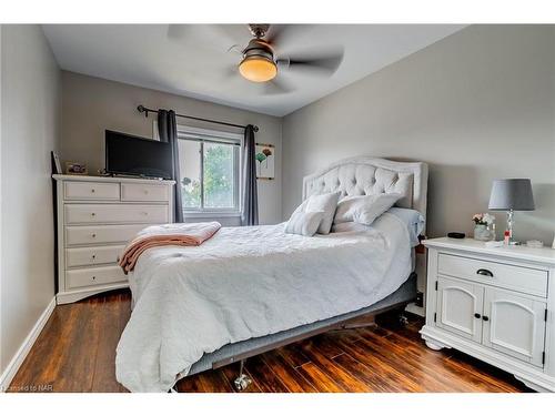 320-72 Main Street E, Port Colborne, ON - Indoor Photo Showing Bedroom