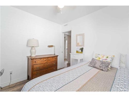 21 Johnston Street, St. Catharines, ON - Indoor Photo Showing Bedroom